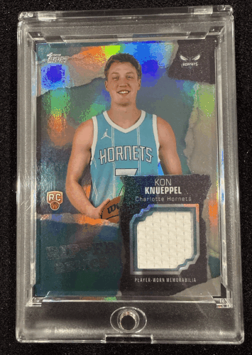 Kon-Knueppel-2025-2026-Player-Worn-Memorabilia-Relics-Card-BTTN-4k.webp Kon Knueppel 2025-26 Player Worn Memorabilia Relics Card