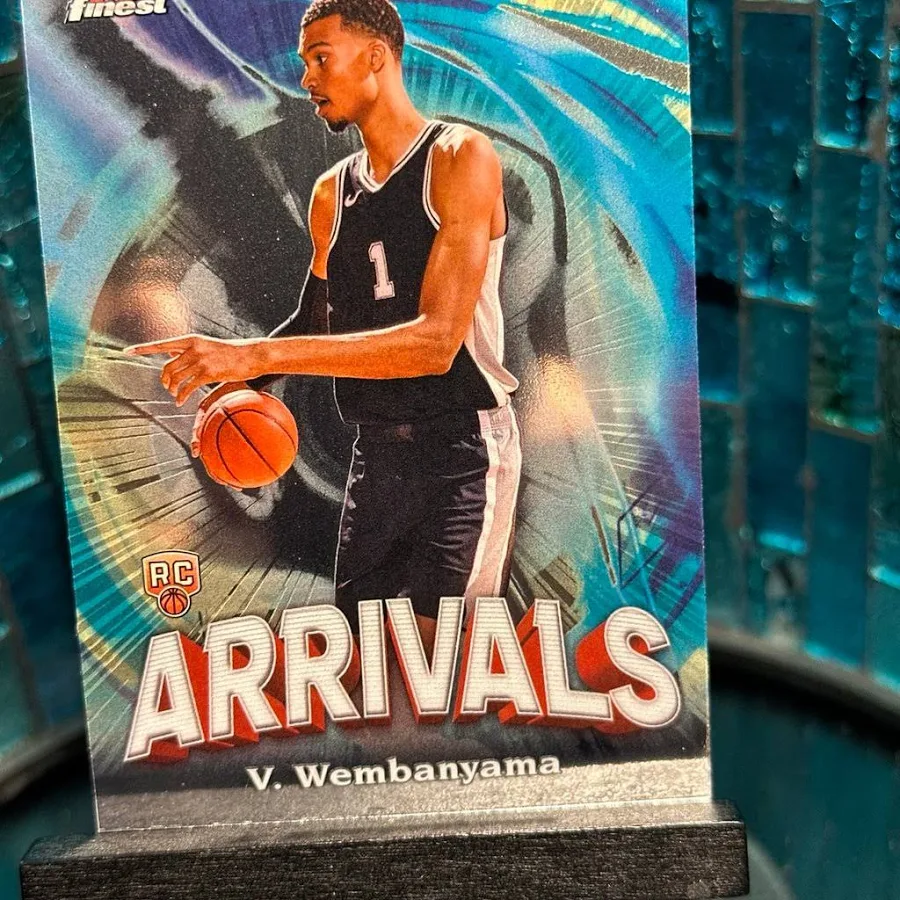 Victor Wembanyama Card: 2023-24 Topps Finest Arrivals Rookie